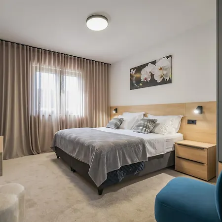 Hotel Dekorti Kožino